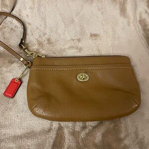 Vintage Coach leather wristlet, excellent condition!
